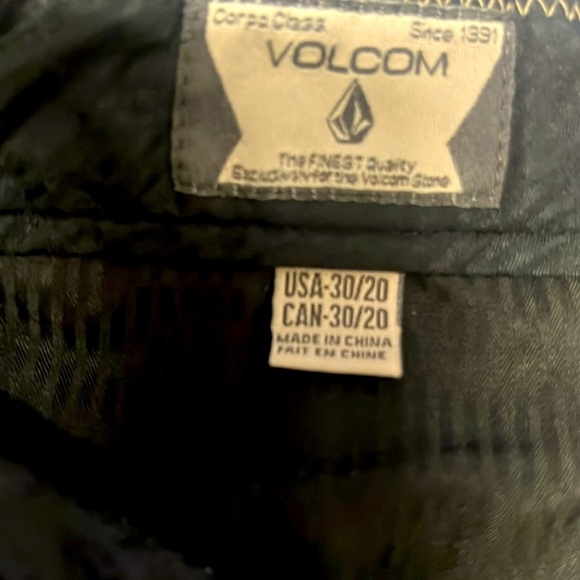 VOLCOM 🩳 Men's Beige shorts - Picture 2 of 7